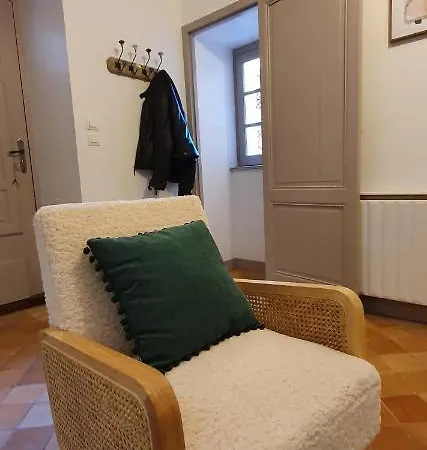 Centre Historique 3 Pieces Duplex Apartment